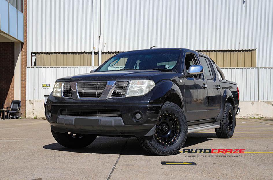 NISSAN NAVARA D LOCKER BLACK